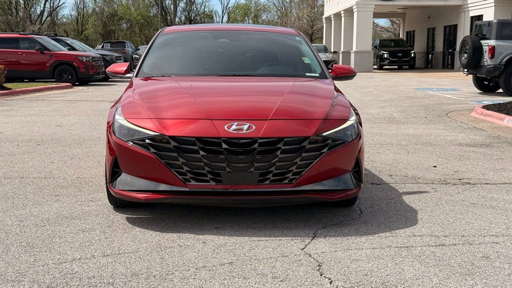 Used 2023 Hyundai Elantra Limited image 2