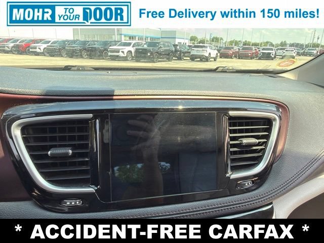 Used 2019 Chrysler Pacifica Limited FWD image 22