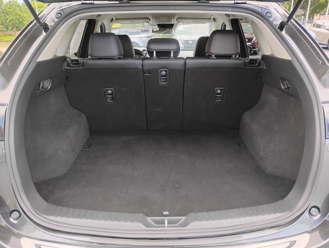 Used 2021 MAZDA CX-5 Touring FWD image 9