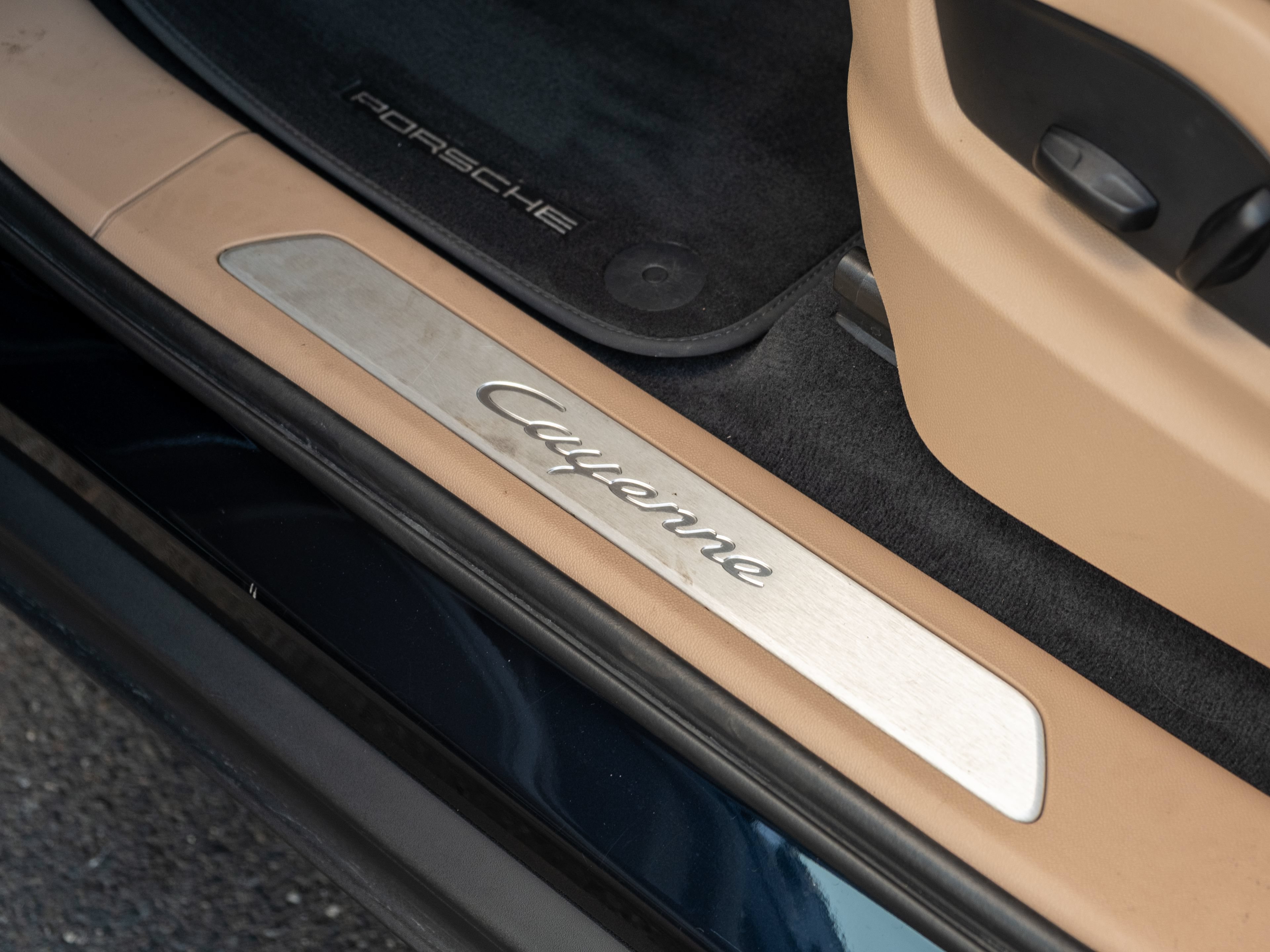 Certified 2023 Porsche Cayenne AWD/4WD image 39