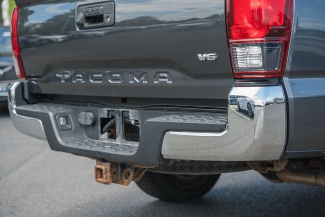 Used 2018 Toyota Tacoma TRD Off-Road w/ Four Season Floor Mat Package AWD/4WD image 9