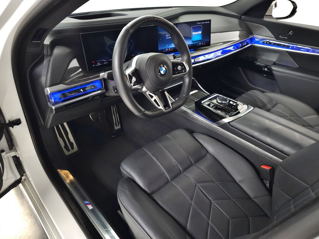 Used 2024 BMW 760i xDrive w/ Premium Package 2 AWD/4WD image 15