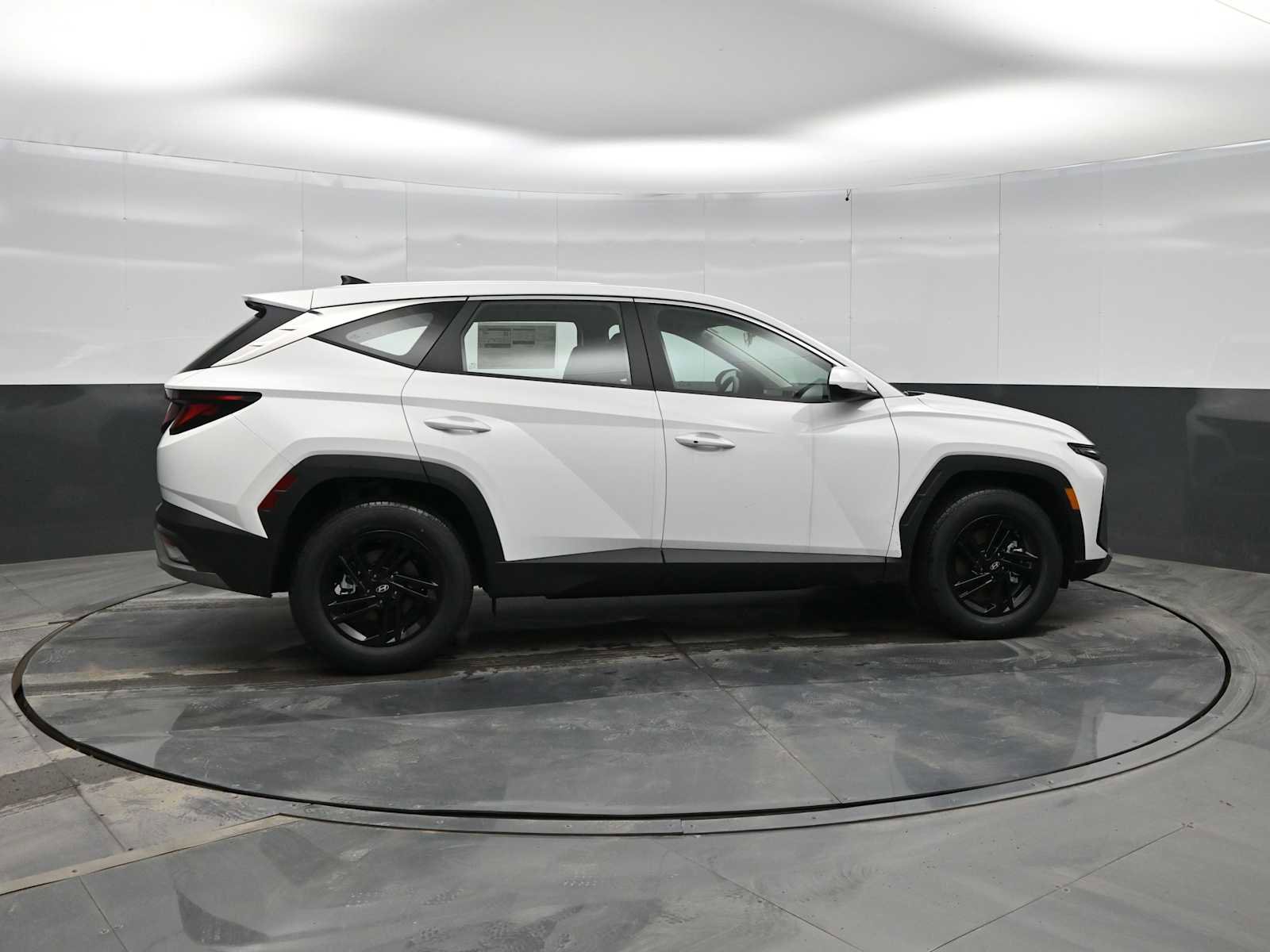 New 2026 Hyundai Tucson SE image 9