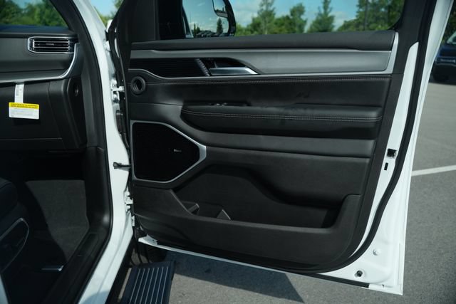 New 2026 Jeep Grand Wagoneer L Limited AWD/4WD image 20