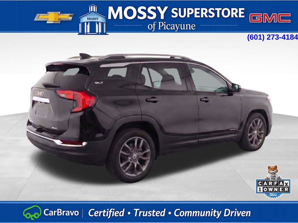 Used 2024 GMC Terrain SLT AWD/4WD image 4
