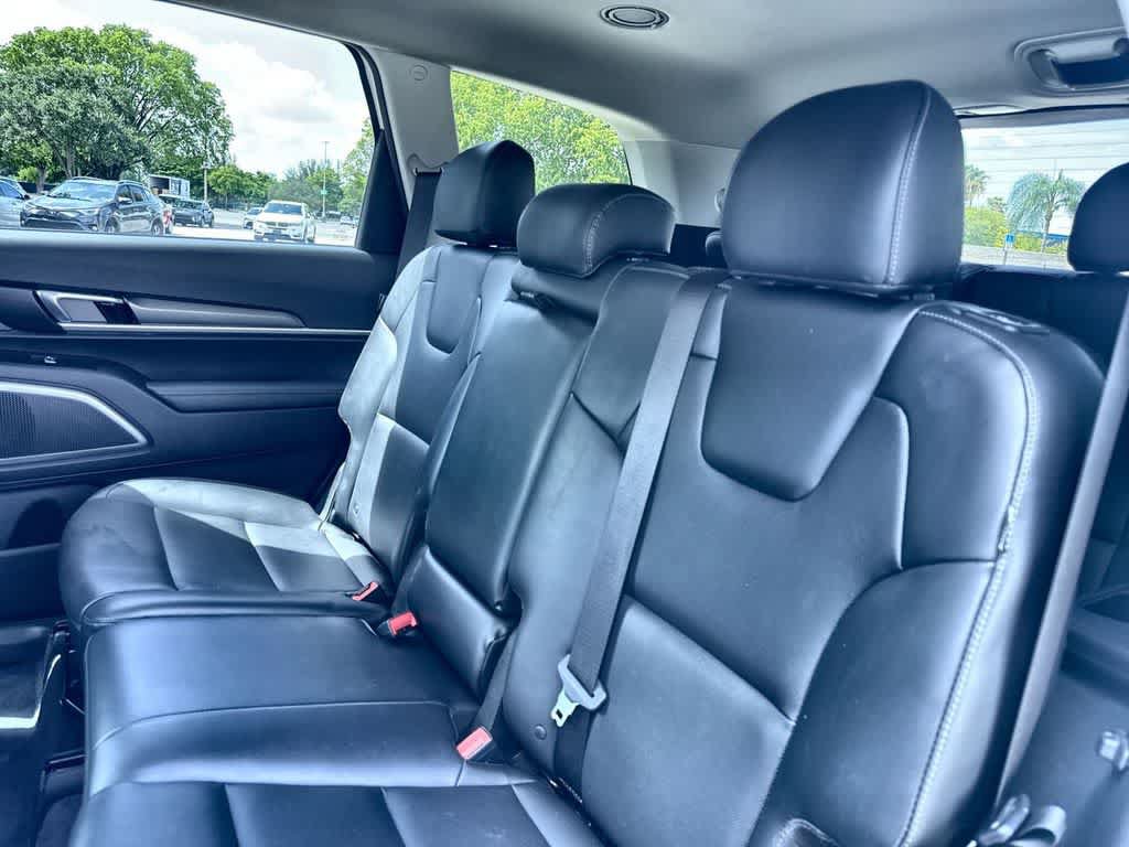 Used 2024 Kia Telluride LX FWD image 22