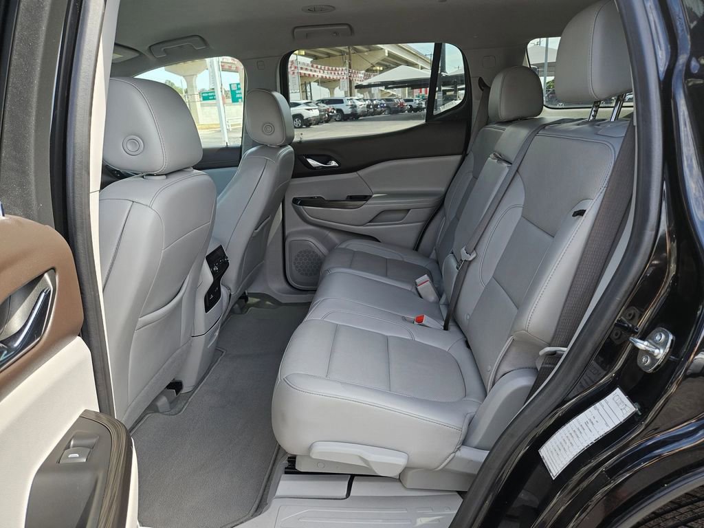 Used 2023 GMC Acadia SLT image 17