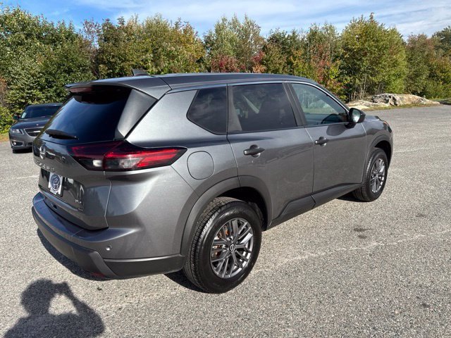 Used 2024 Nissan Rogue S AWD/4WD image 6