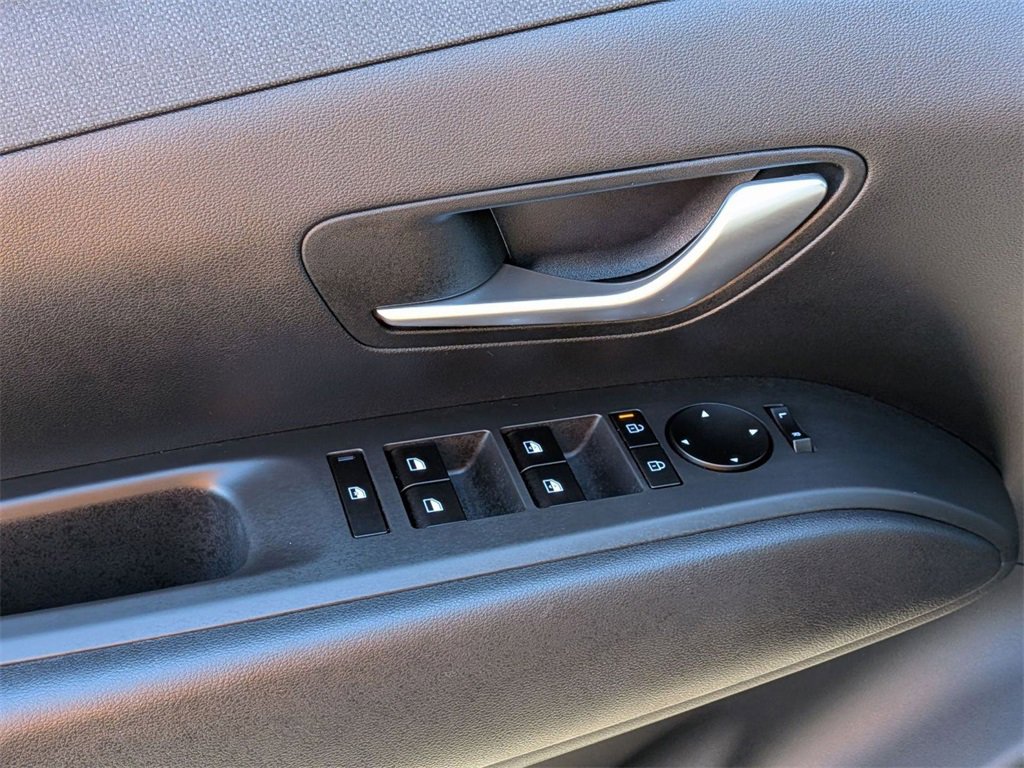 Certified 2025 Hyundai Tucson SEL image 11