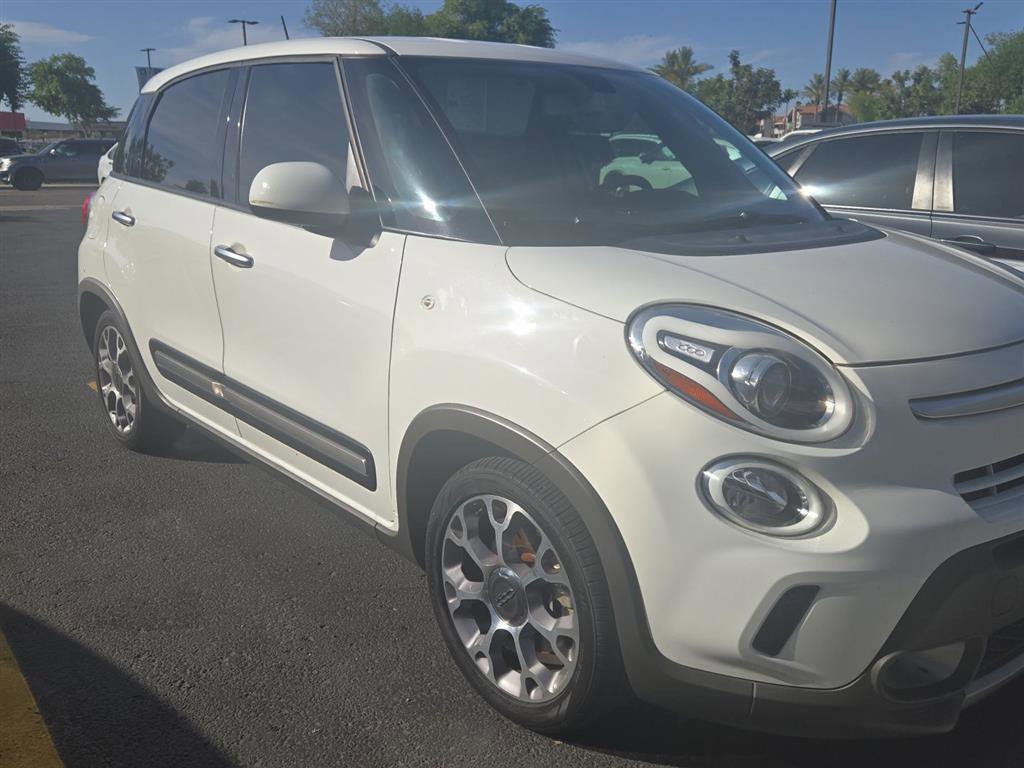 Used 2014 FIAT 500L Trekking FWD image 2
