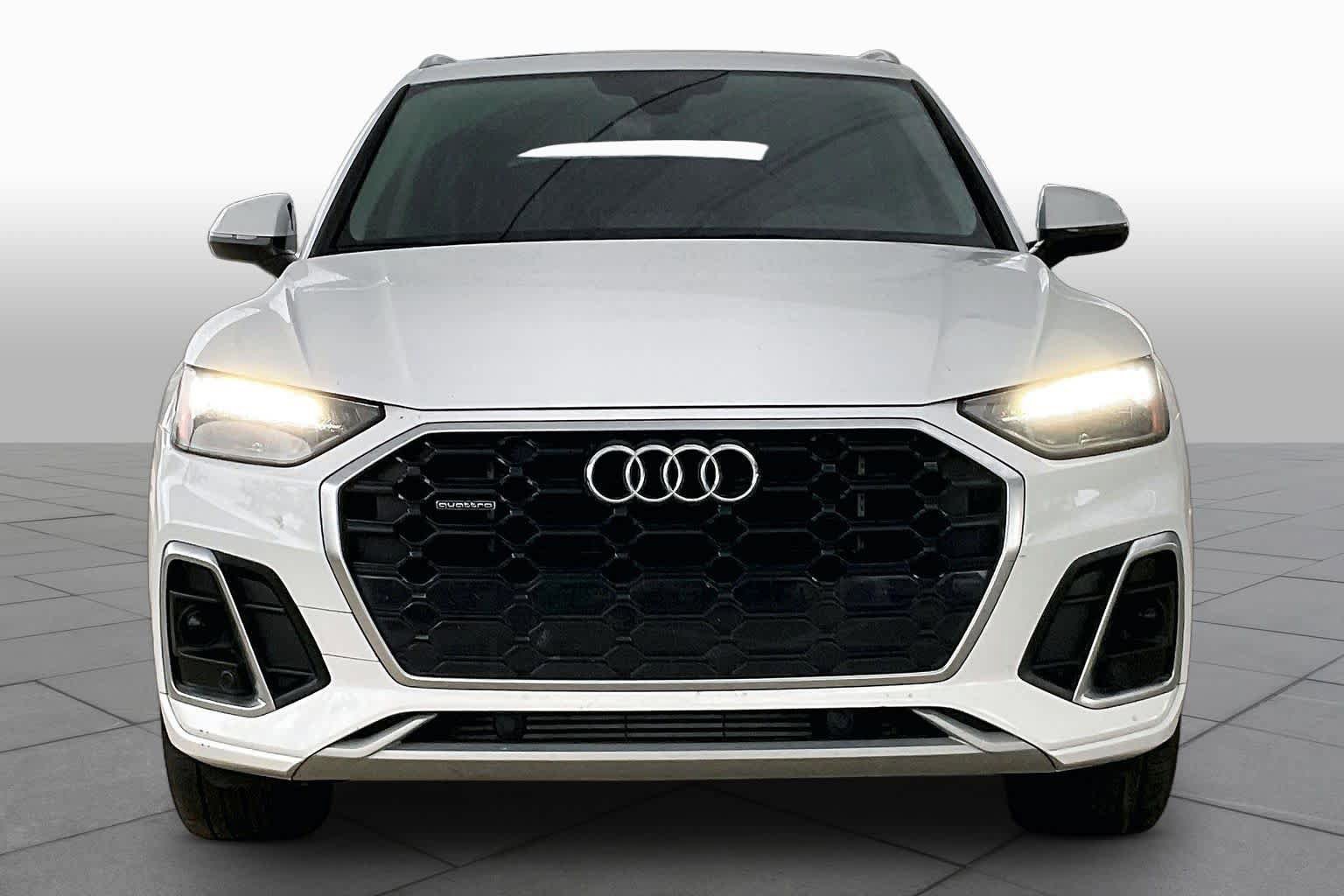 Used 2024 Audi Q5 e Premium w/ Convenience Package AWD/4WD image 4