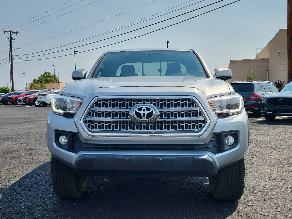 Used 2017 Toyota Tacoma TRD Off-Road w/ Tow Package AWD/4WD image 2