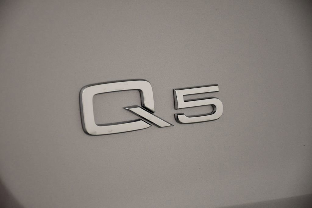 Used 2025 Audi Q5 2.0T Premium Plus w/ Premium Plus Package image 9