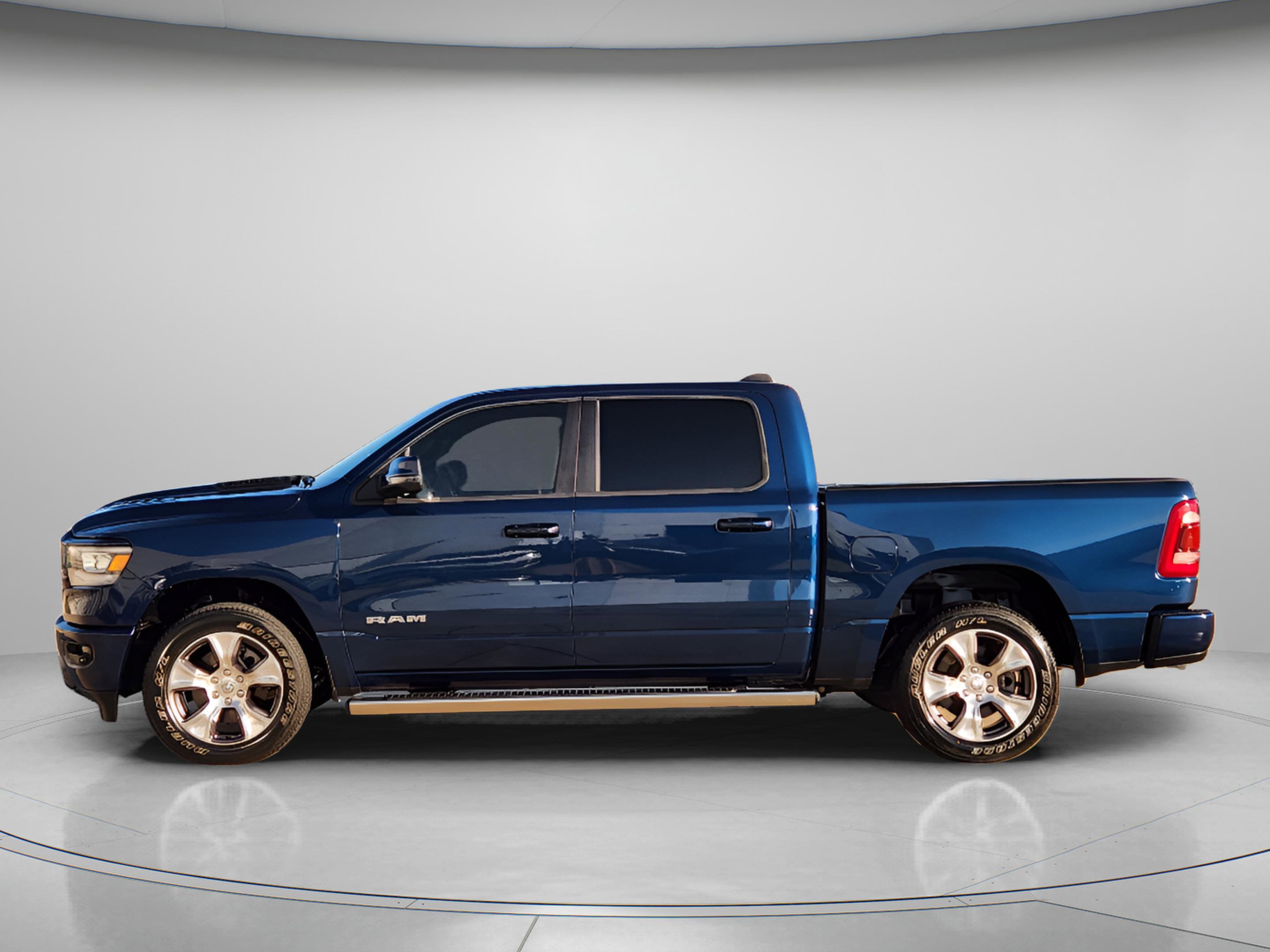 Used 2024 RAM 1500 Laramie AWD/4WD image 2