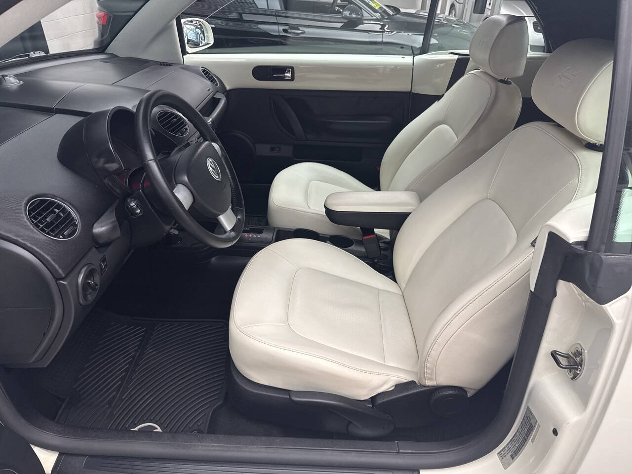 Used 2007 Volkswagen Beetle Triple White Edition FWD image 11