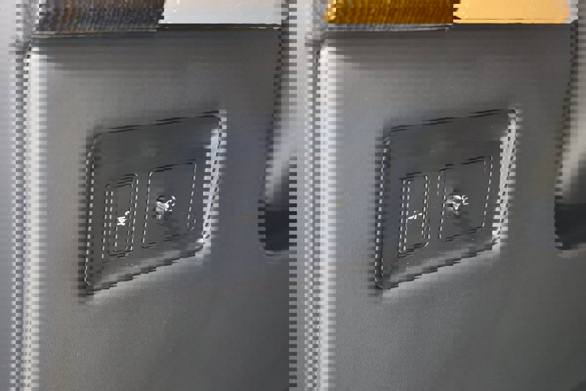 Used 2019 Land Rover Range Rover Autobiography image 24