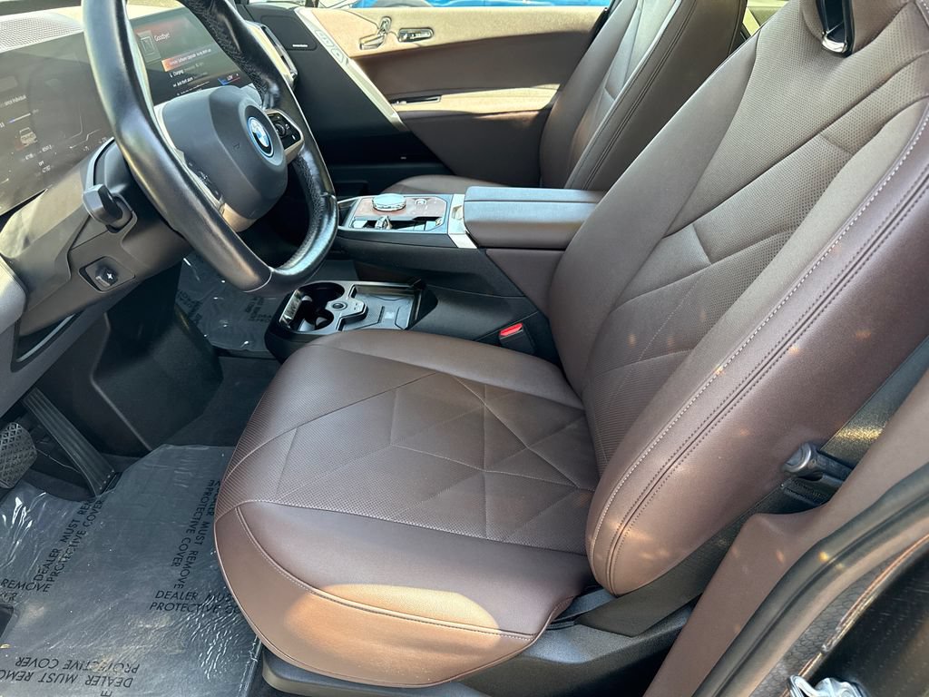 Certified 2023 BMW iX xDrive50 w/ Premium Package AWD/4WD image 22