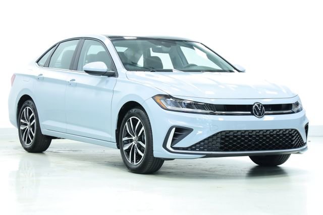 New 2026 Volkswagen Jetta SE FWD image 3
