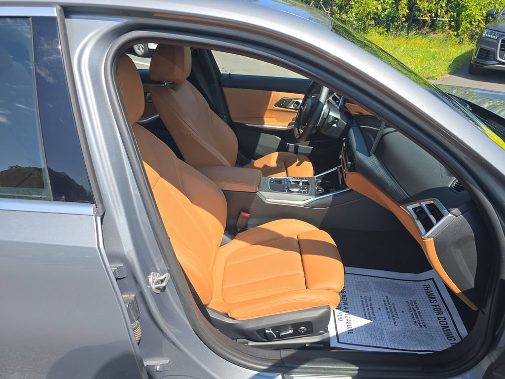 Certified 2025 BMW 330i xDrive Sedan AWD/4WD image 12