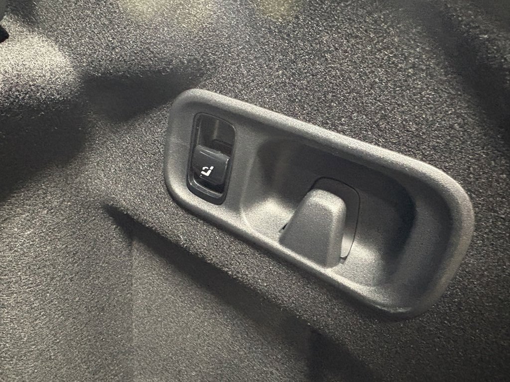 Certified 2023 Mercedes-Benz C 300 4MATIC Sedan image 29