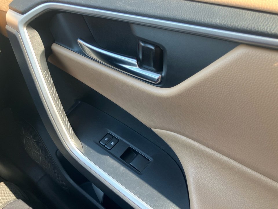 Used 2021 Toyota RAV4 XLE image 35