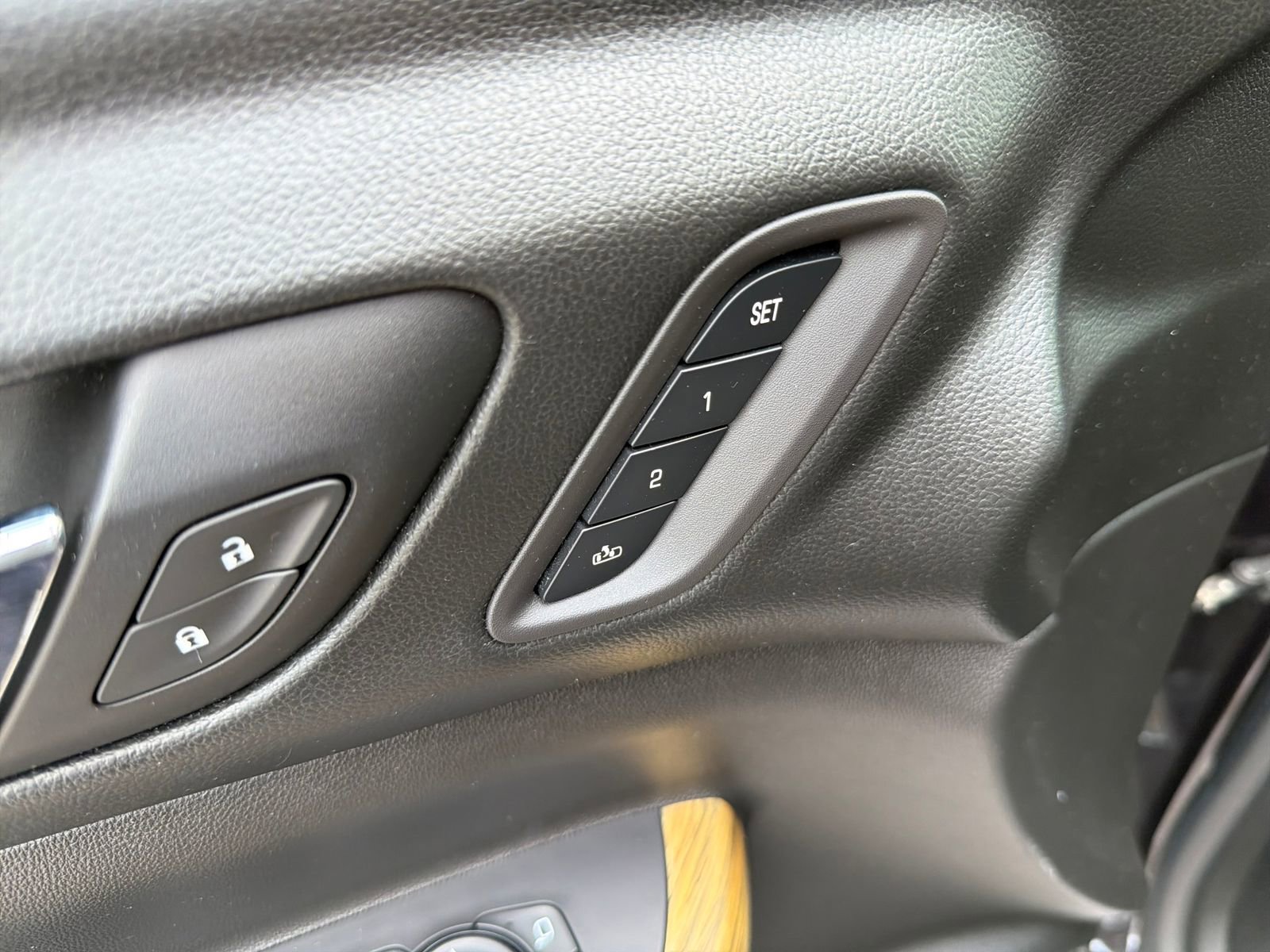 Used 2018 GMC Acadia Denali FWD image 19