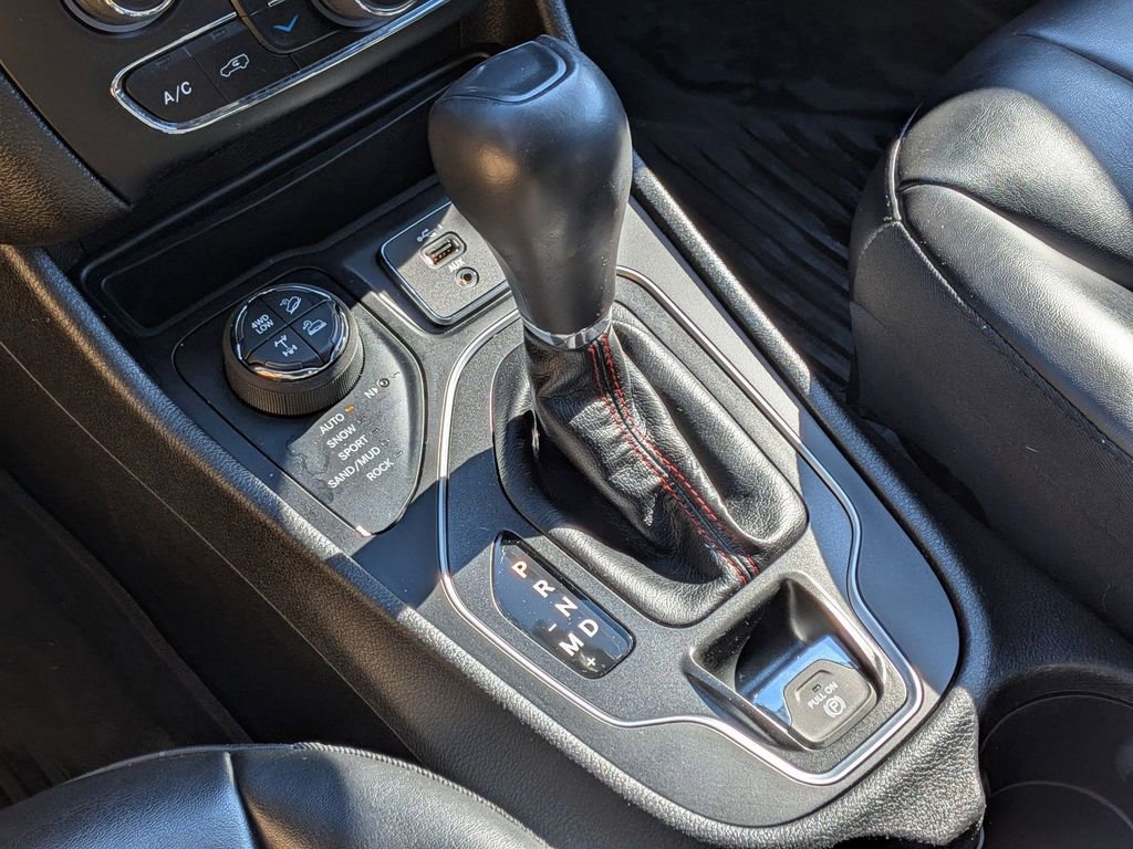 Certified 2021 Jeep Cherokee Trailhawk w/ Sun, Sound & Nav Group image 15