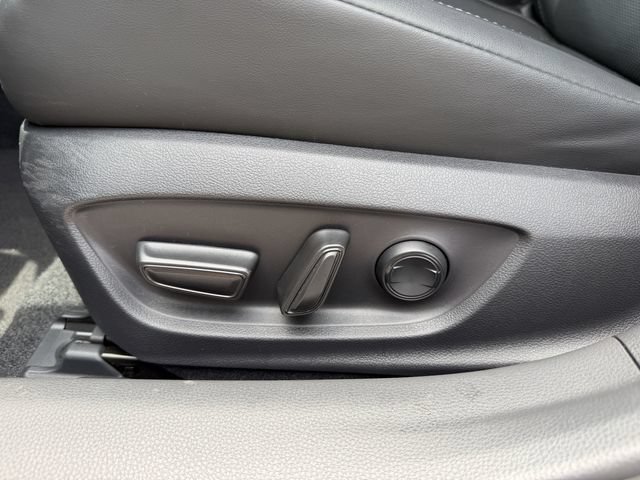 Used 2024 Toyota Prius XLE FWD image 11