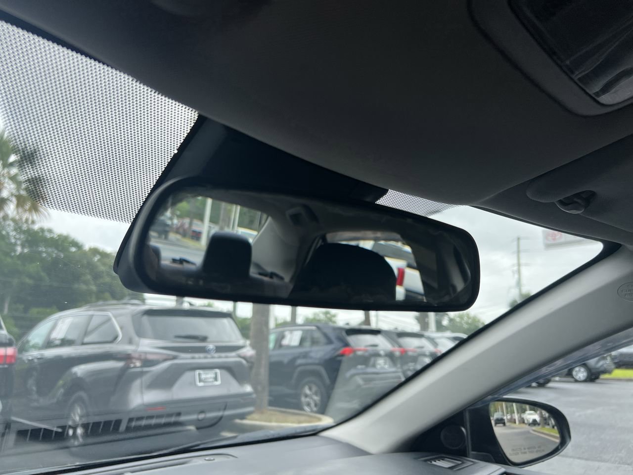 Used 2017 Toyota Corolla LE FWD image 27