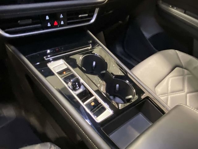 Used 2024 Volkswagen Atlas Cross Sport SE image 17