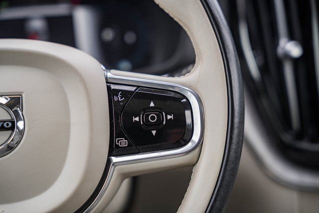 Used 2023 Volvo XC60 B5 Plus w/ Climate Package image 27
