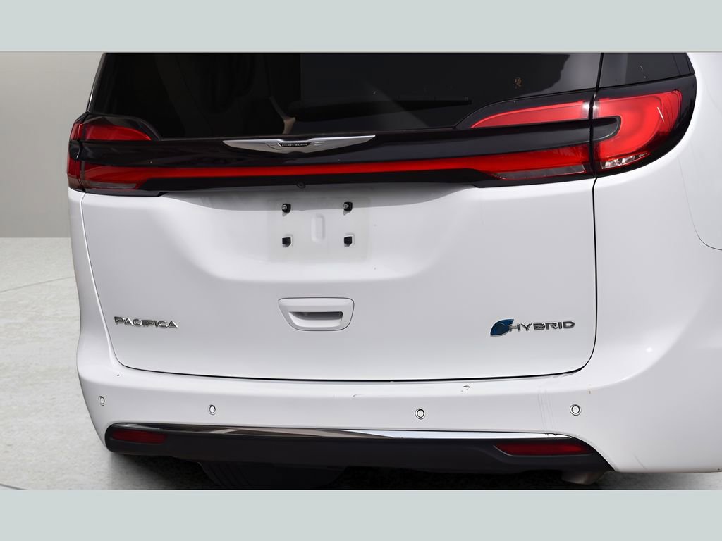 Used 2023 Chrysler Pacifica Limited w/ Uconnect Theater Family Group image 30