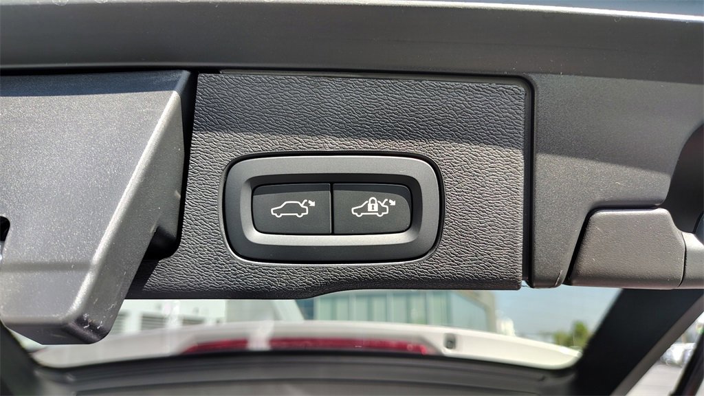 New 2026 Volvo XC60 B5 Plus w/ Climate Package image 30