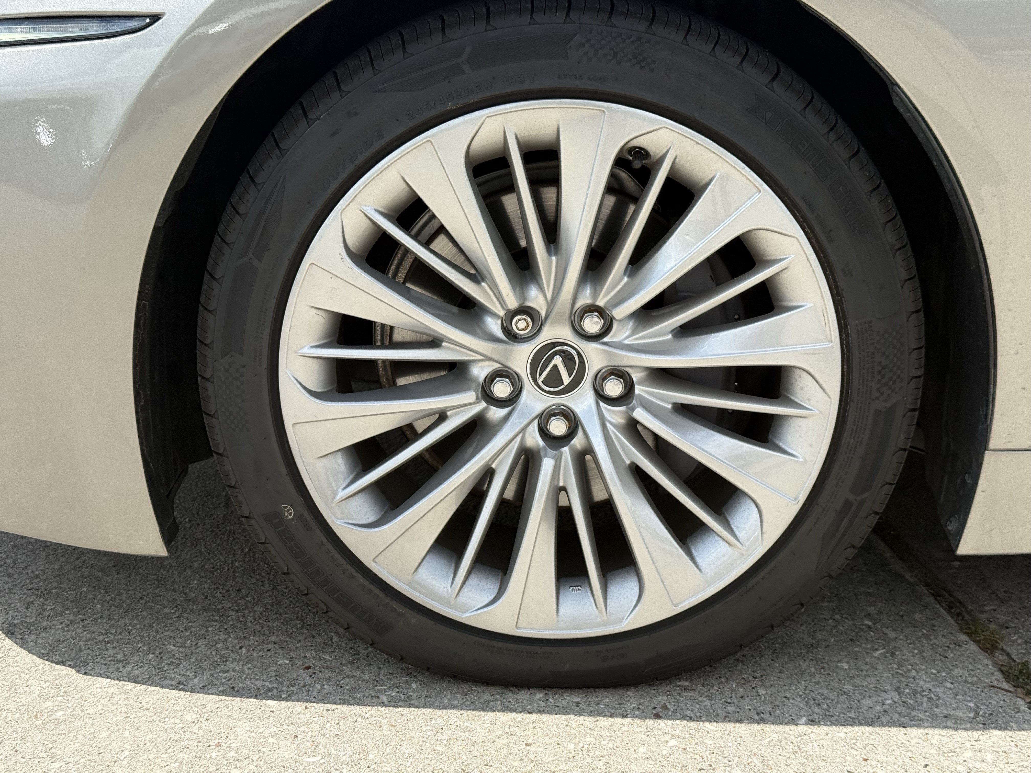 Used 2020 Lexus LS 500 w/ Interior Upgrade Package RWD image 12