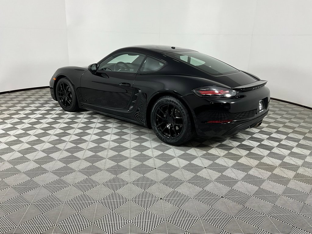 Used 2024 Porsche 718 Cayman image 3