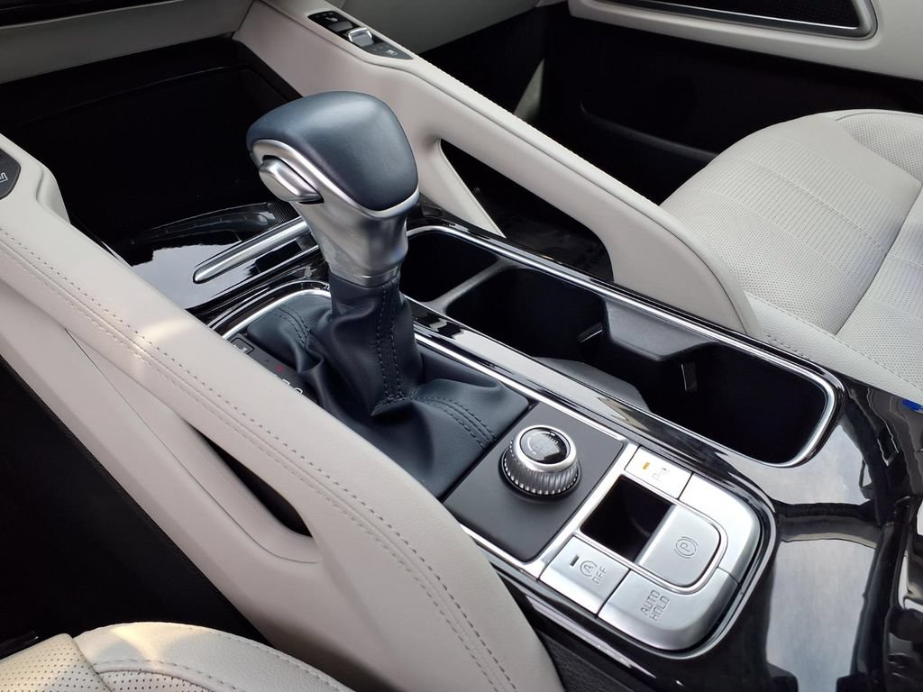 Certified 2024 Kia Telluride EX w/ EX Captain's Chair Package FWD image 18