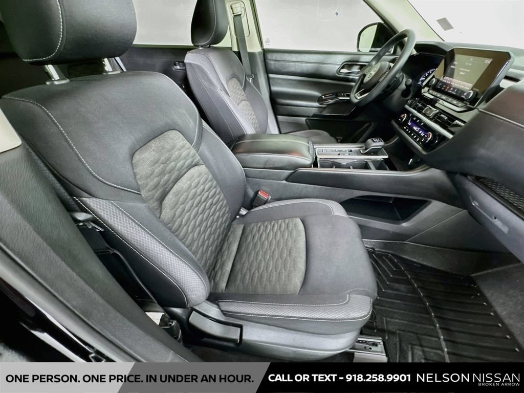 Used 2022 Nissan Pathfinder S FWD image 27