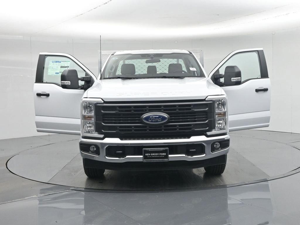 New 2026 Ford F250 XL w/ XL Chrome Package image 31