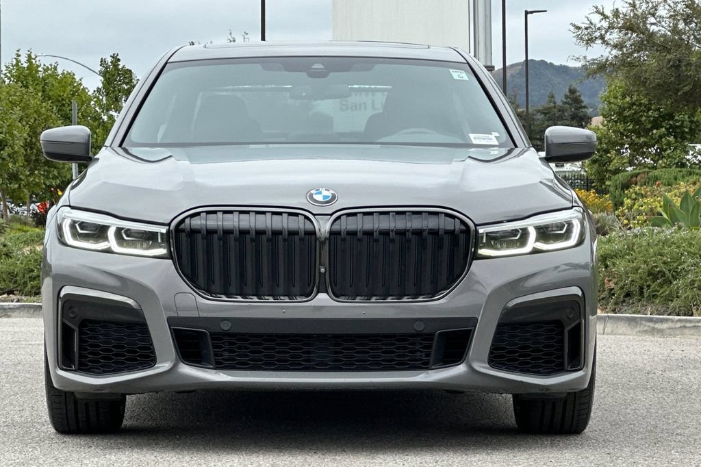 Used 2022 BMW 740i w/ M Sport Package RWD image 8