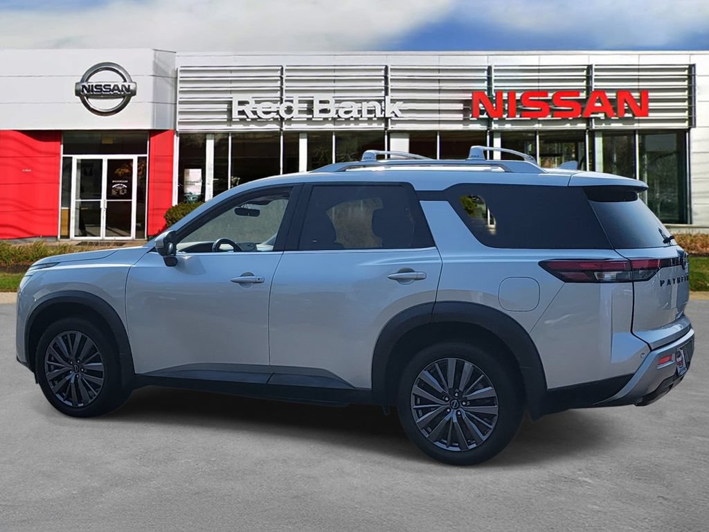 Used 2023 Nissan Pathfinder SL w/ Lighting Package (N92) AWD/4WD image 6