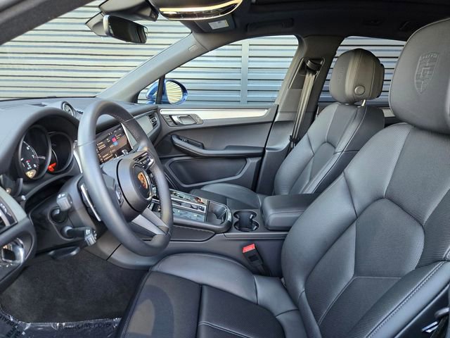 Used 2025 Porsche Macan image 26