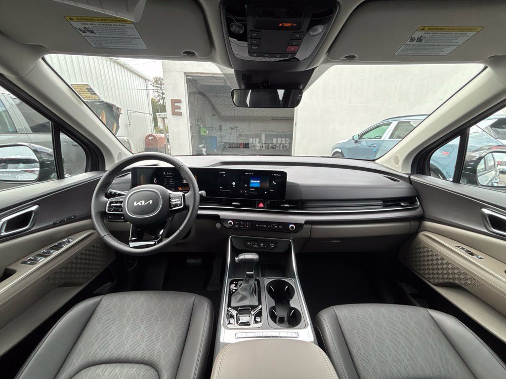 Certified 2026 Kia Carnival EX FWD image 16