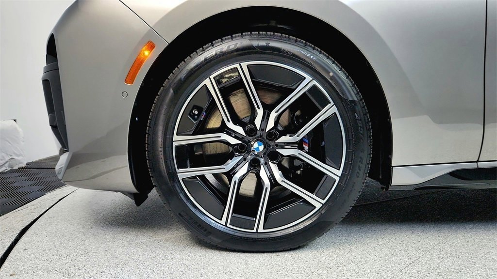 New 2026 BMW 740i xDrive image 29