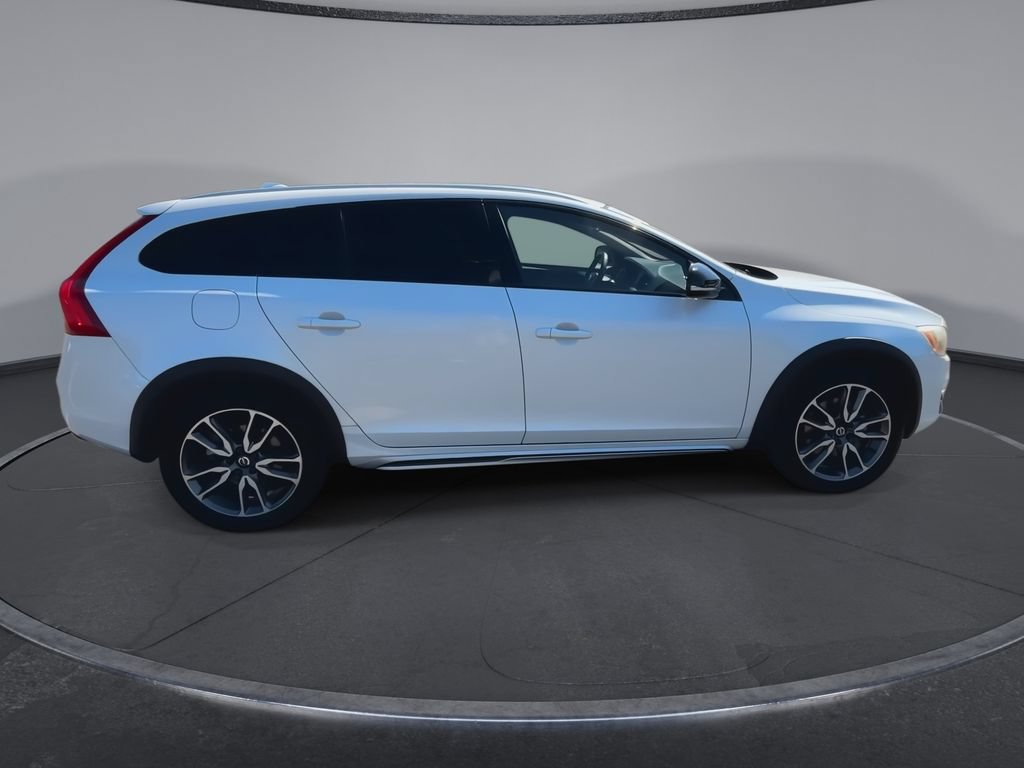 Used 2017 Volvo V60 T5 Cross Country w/ Convenience Package AWD/4WD image 9