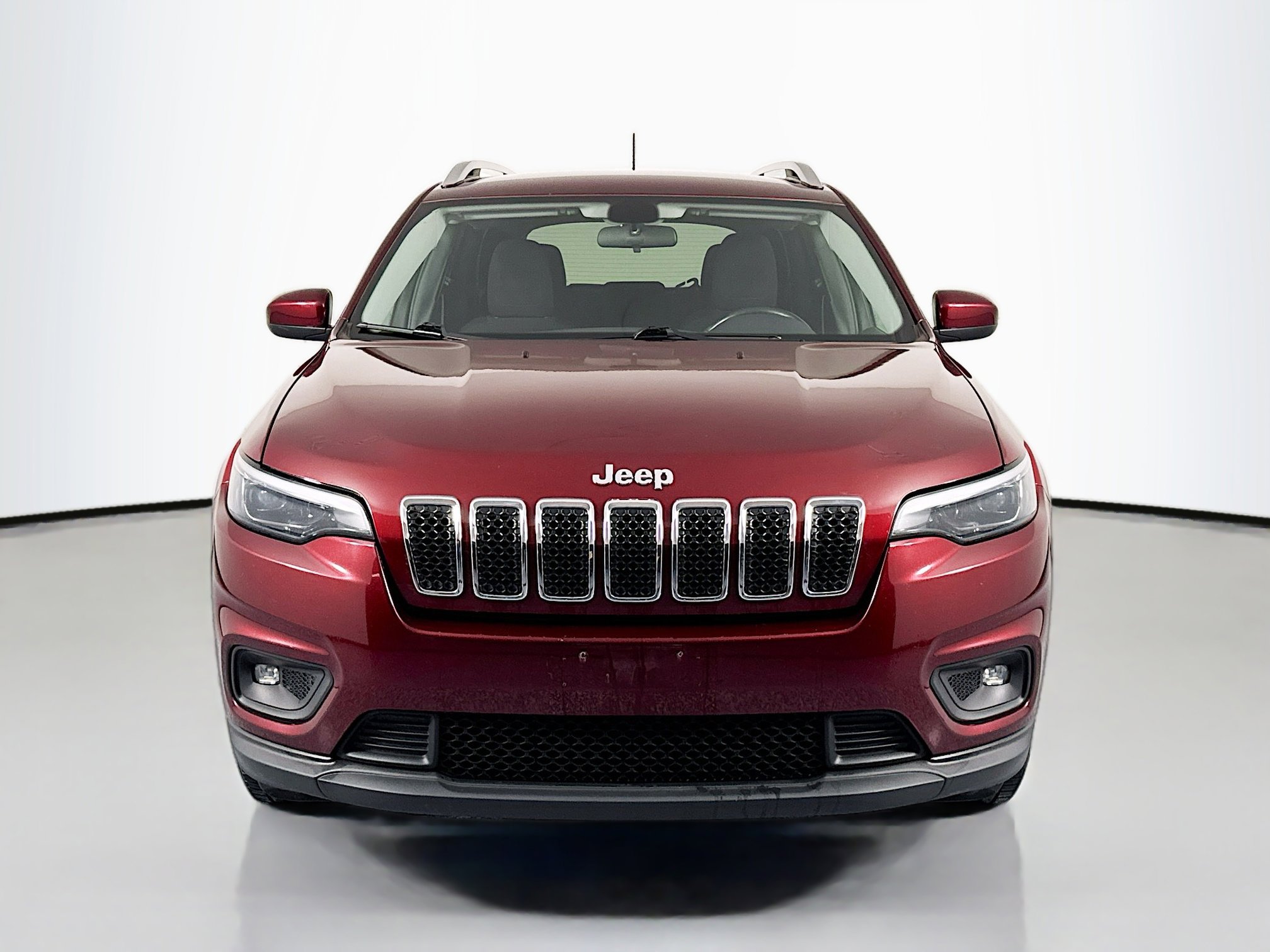 Used 2019 Jeep Cherokee Latitude w/ Cold Weather Group image 2