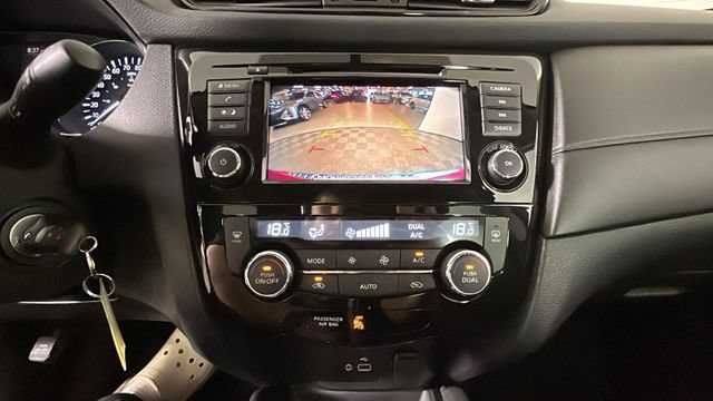 Used 2020 Nissan Rogue S FWD image 23