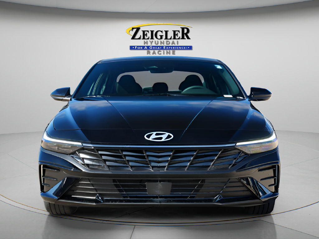New 2026 Hyundai Elantra SEL Sport FWD image 2