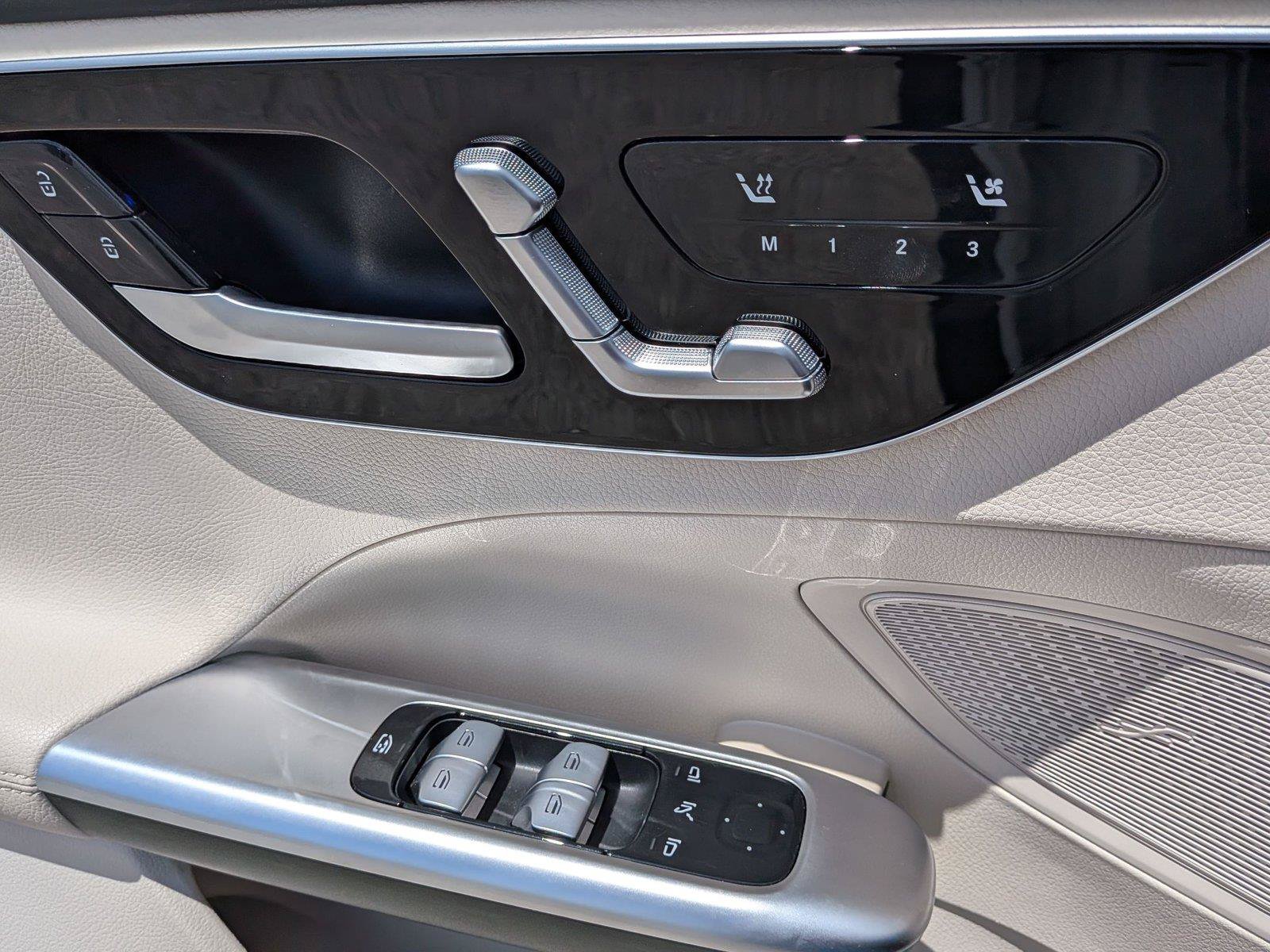 Used 2022 Mercedes-Benz C 300 Sedan image 16