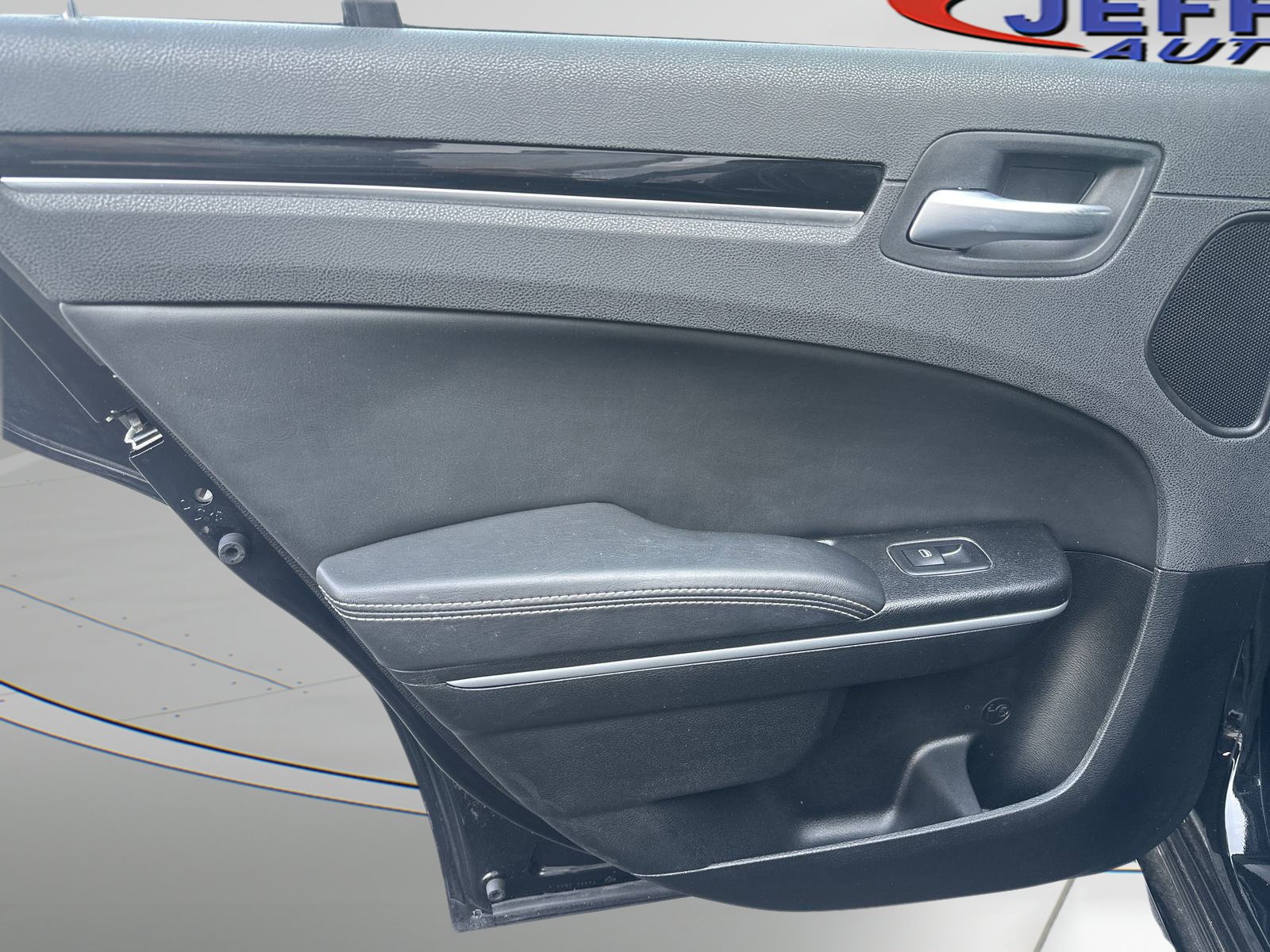 Used 2023 Chrysler 300 S image 7