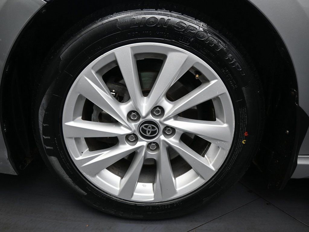 Used 2021 Toyota Camry SE image 32